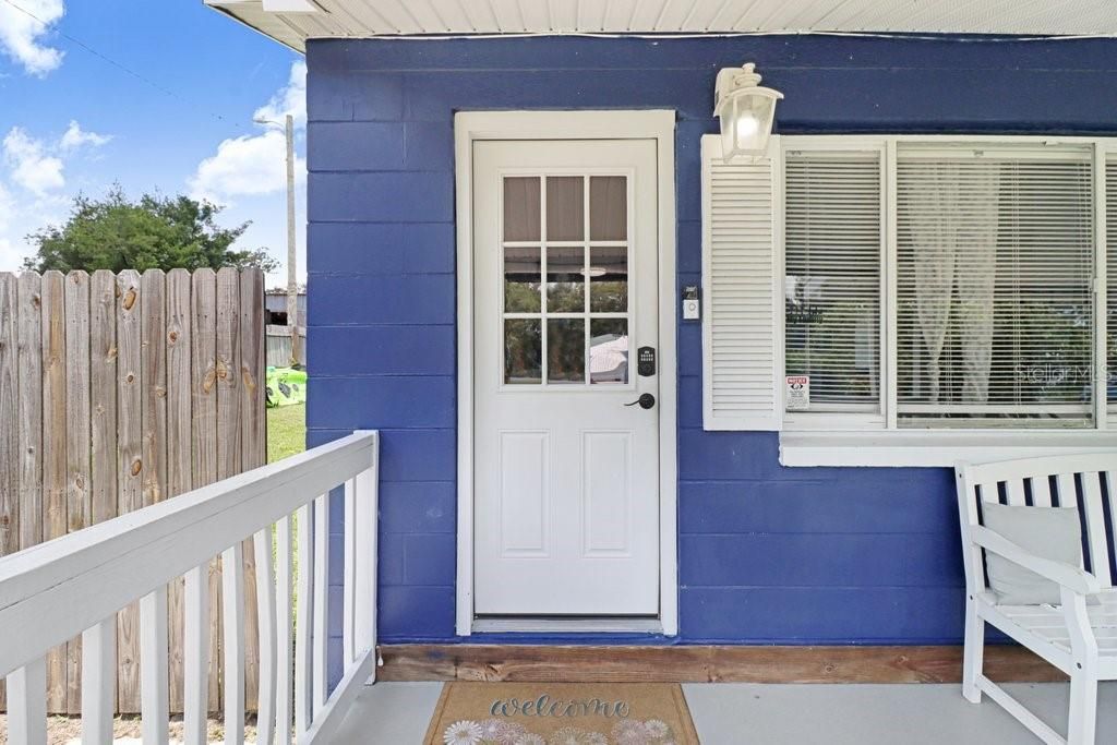 For Sale: $319,999 (3 beds, 1 baths, 1369 Square Feet)