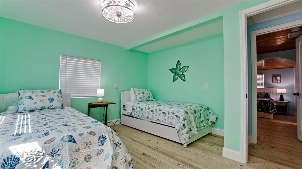 For Sale: $575,000 (3 beds, 2 baths, 1360 Square Feet)