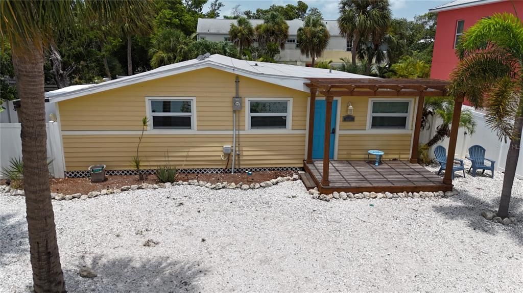 For Sale: $575,000 (3 beds, 2 baths, 1360 Square Feet)