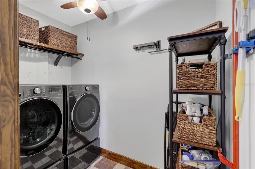На продажу: $315,000 (2 спален, 2 ванн, 1675 Квадратных фут)