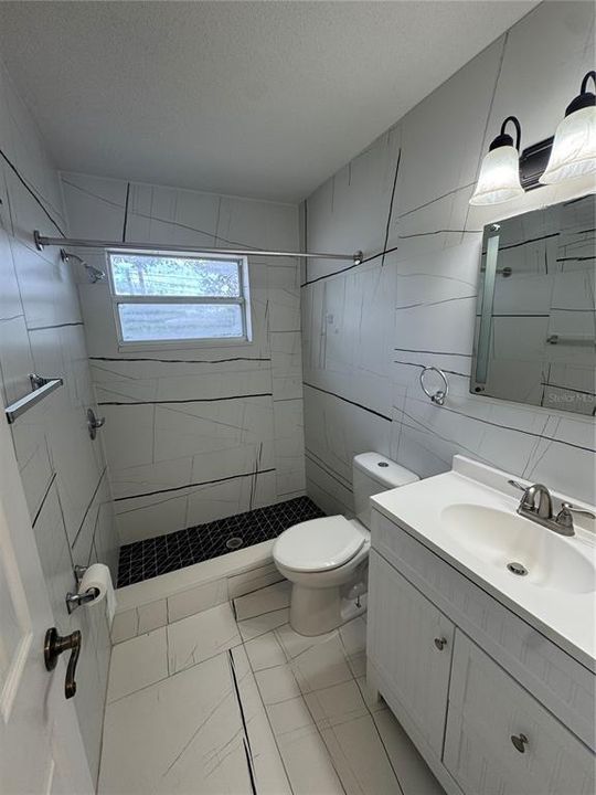 Activo con contrato: $325,000 (3 camas, 2 baños, 1200 Pies cuadrados)
