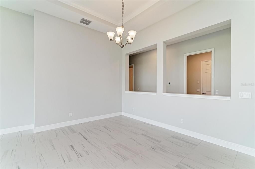 En Venta: $729,990 (3 camas, 3 baños, 2562 Pies cuadrados)