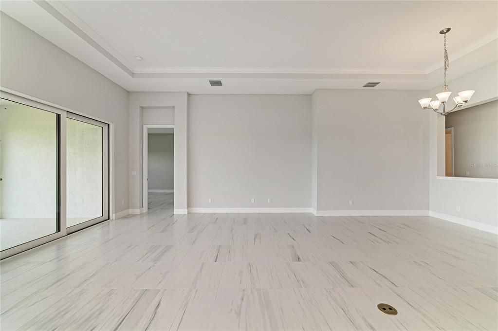 En Venta: $729,990 (3 camas, 3 baños, 2562 Pies cuadrados)