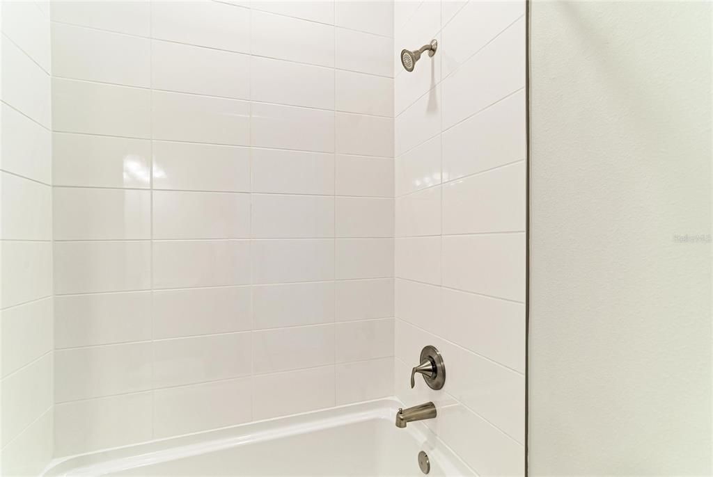 En Venta: $729,990 (3 camas, 3 baños, 2562 Pies cuadrados)