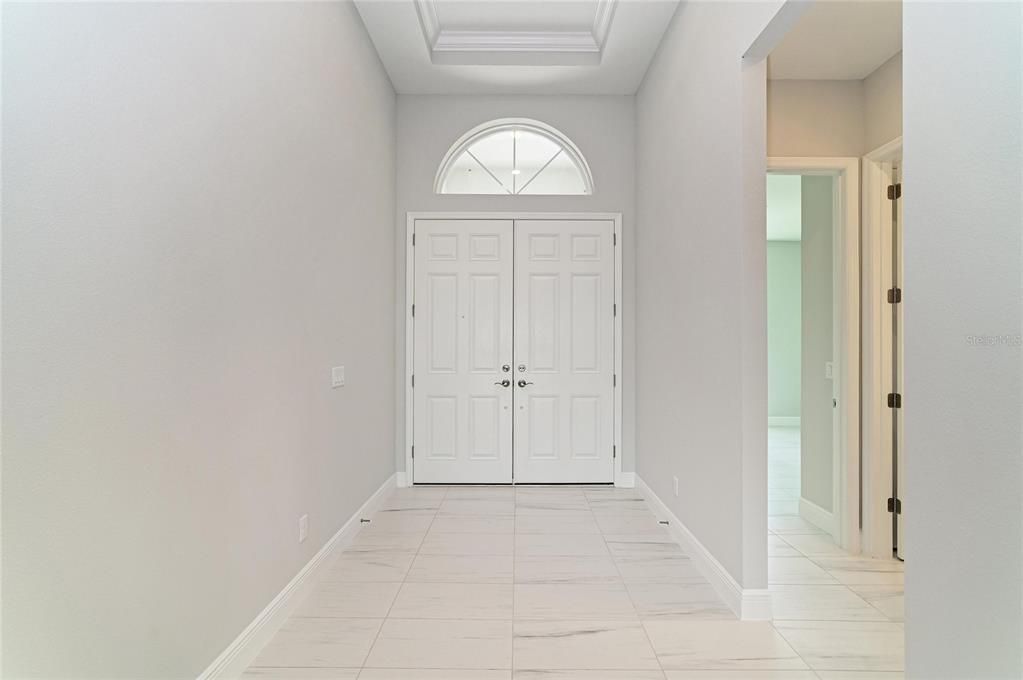 En Venta: $729,990 (3 camas, 3 baños, 2562 Pies cuadrados)