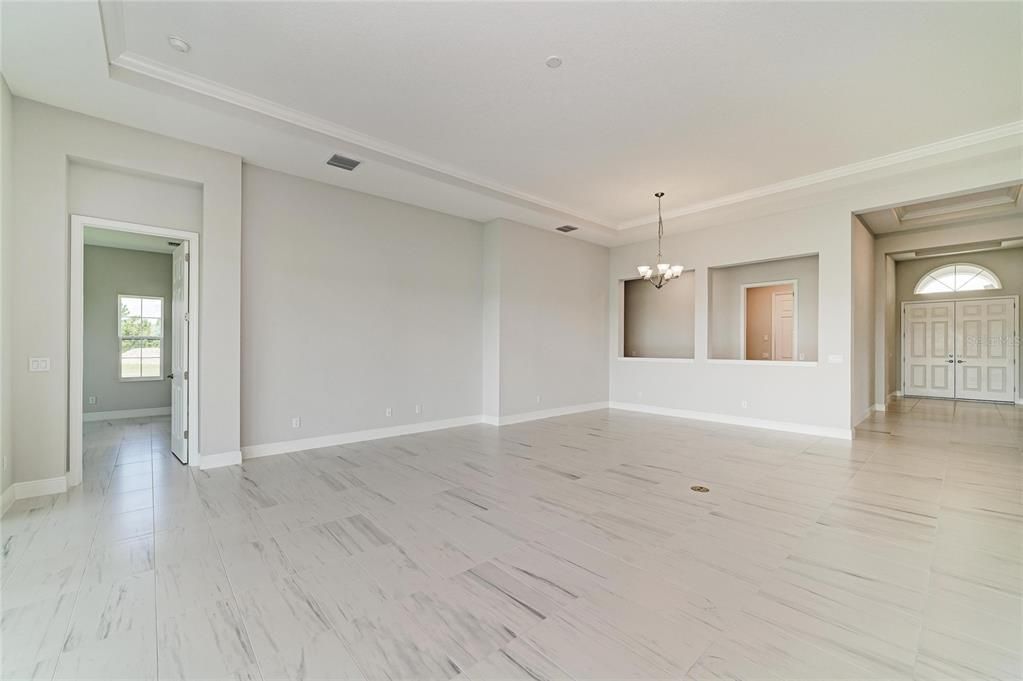 En Venta: $729,990 (3 camas, 3 baños, 2562 Pies cuadrados)