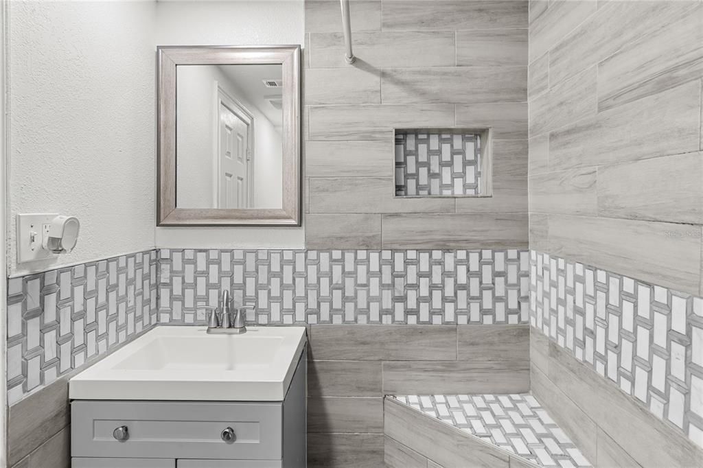 На продажу: $289,990 (3 спален, 1 ванн, 1066 Квадратных фут)