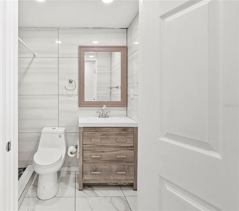На продажу: $289,990 (3 спален, 1 ванн, 1066 Квадратных фут)