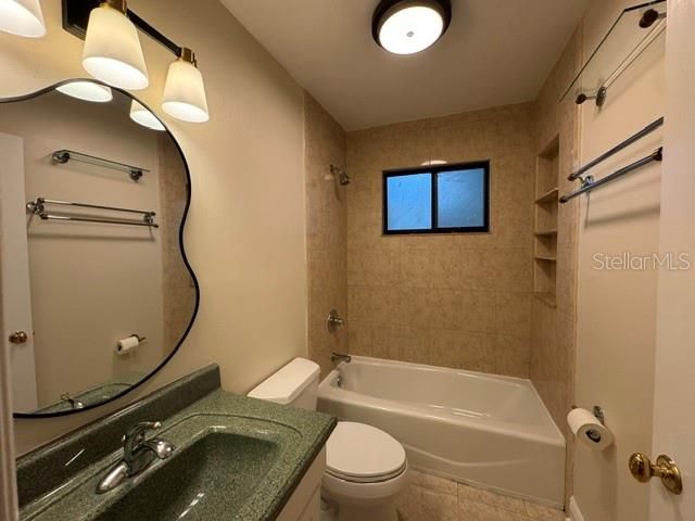 For Rent: $1,600 (2 beds, 2 baths, 960 Square Feet)