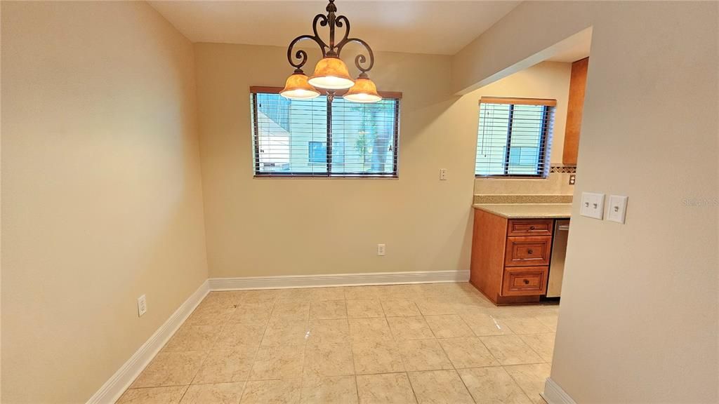 For Rent: $1,600 (2 beds, 2 baths, 960 Square Feet)