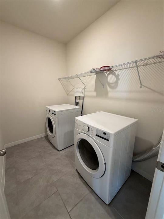 En Renta: $2,500 (4 camas, 3 baños, 2089 Pies cuadrados)