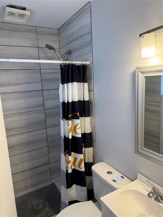 В аренду: $1,750 (3 спален, 2 ванн, 1231 Квадратных фут)