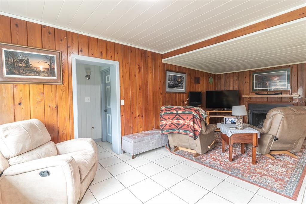 For Sale: $274,990 (4 beds, 2 baths, 1482 Square Feet)