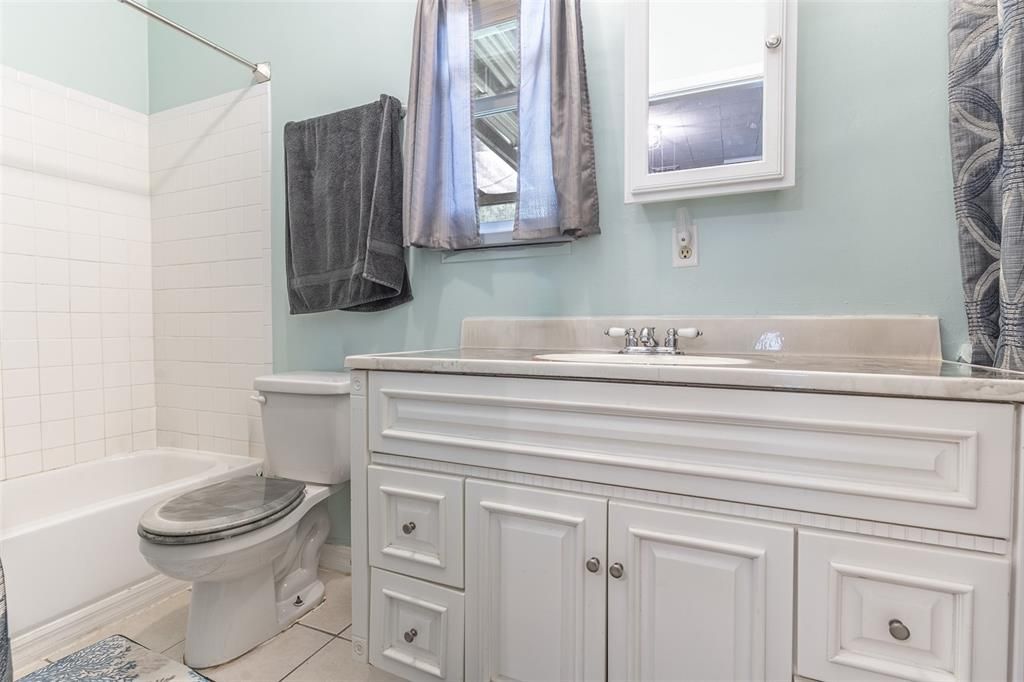 For Sale: $274,990 (4 beds, 2 baths, 1482 Square Feet)