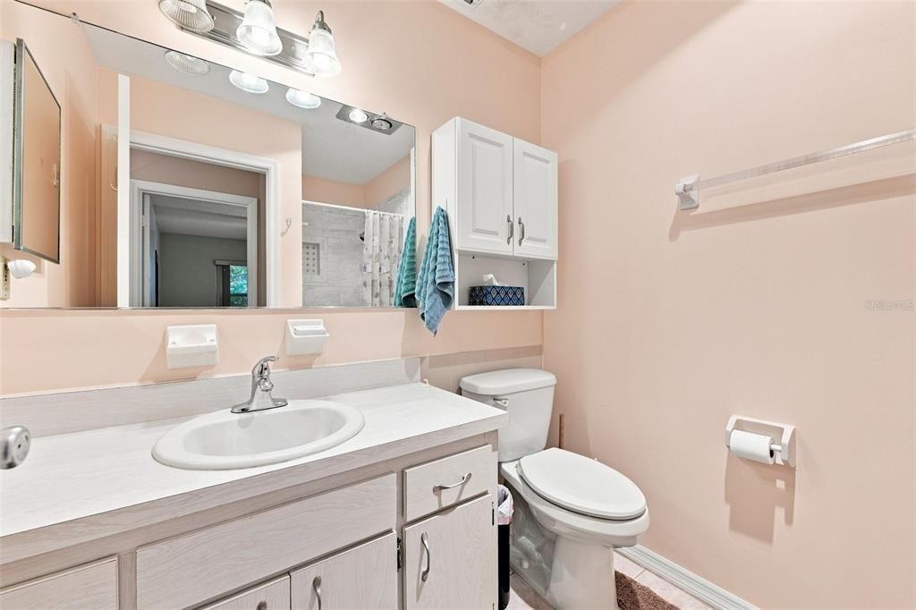 Active With Contract: $123,900 (2 beds, 2 baths, 984 Square Feet)