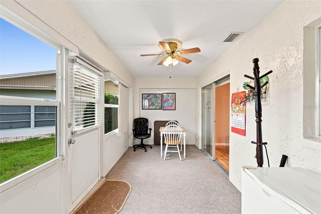 Active With Contract: $123,900 (2 beds, 2 baths, 984 Square Feet)