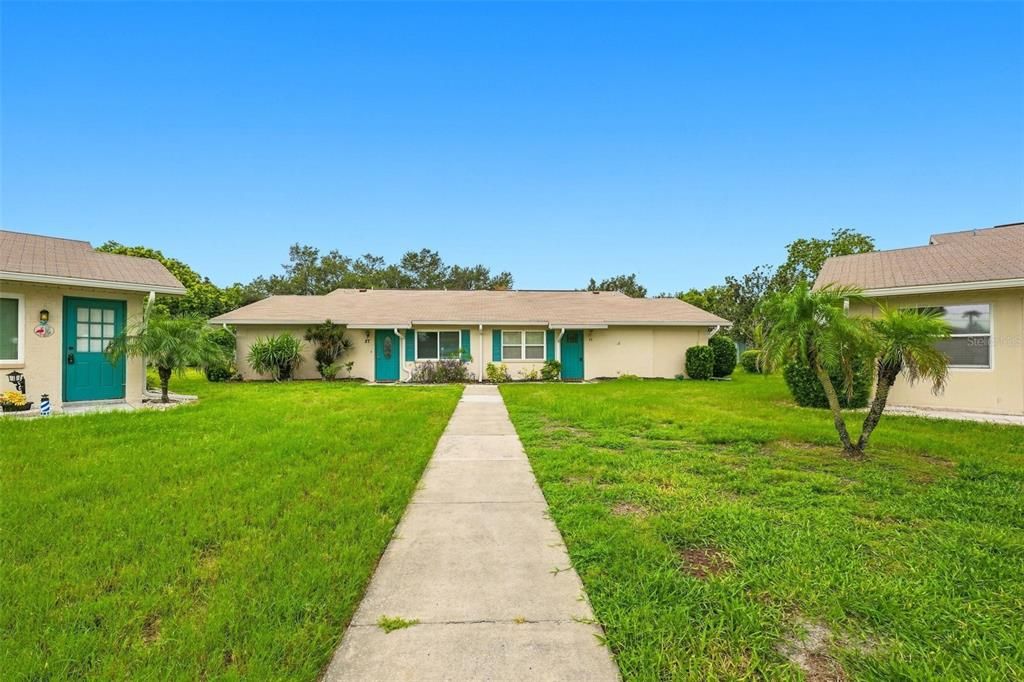 Active With Contract: $123,900 (2 beds, 2 baths, 984 Square Feet)