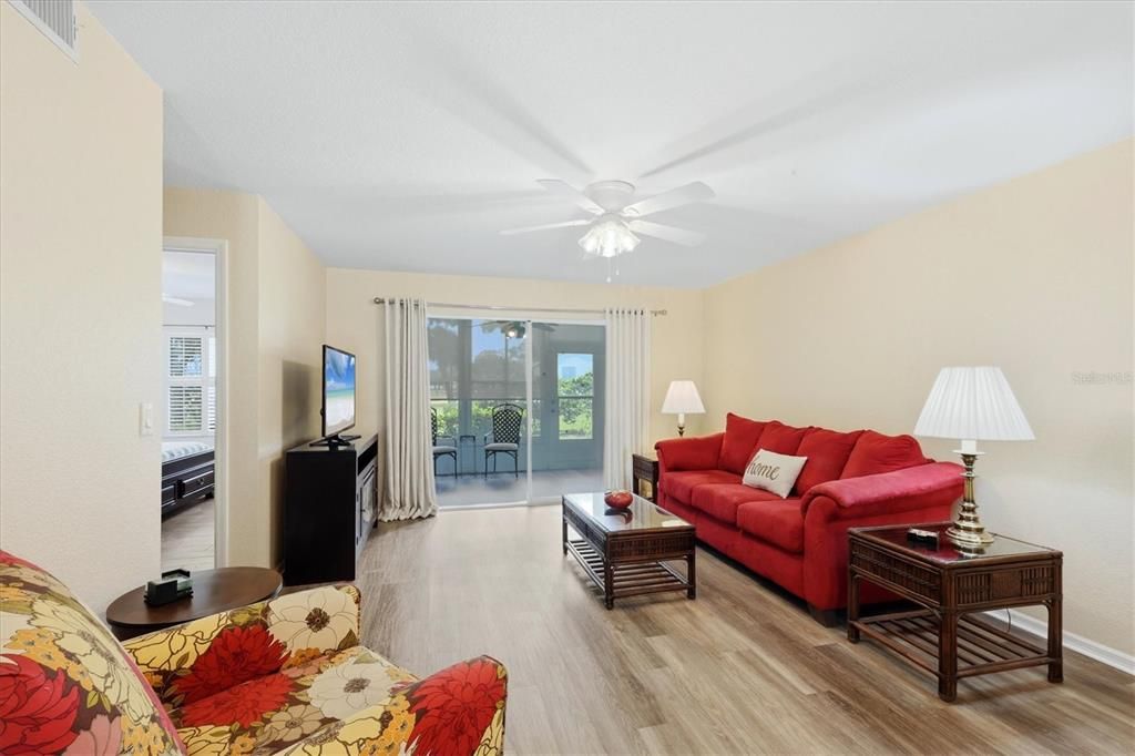 For Sale: $189,000 (2 beds, 2 baths, 1153 Square Feet)