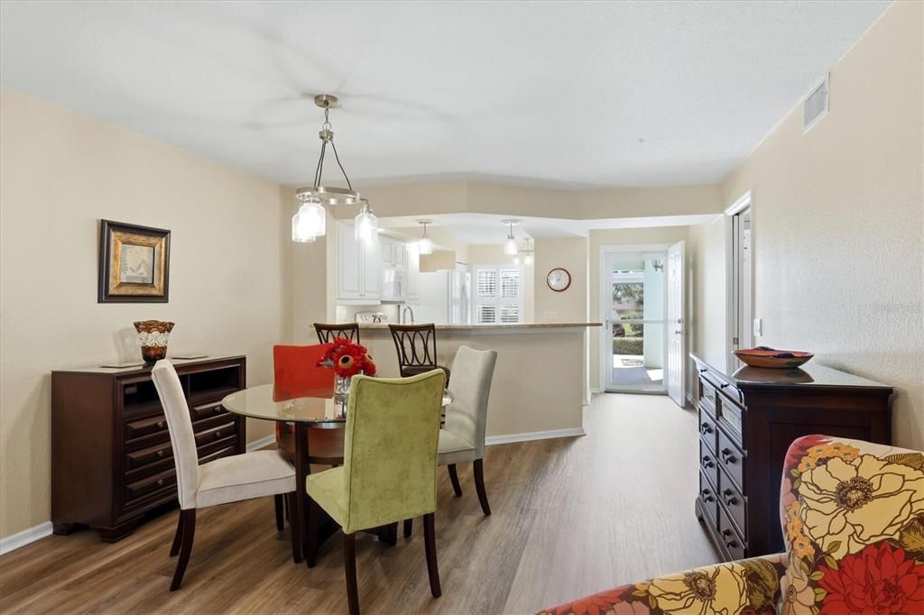 For Sale: $189,000 (2 beds, 2 baths, 1153 Square Feet)
