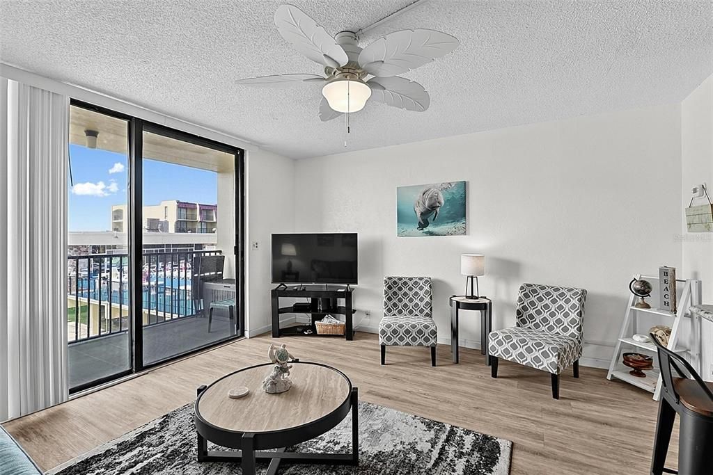For Sale: $141,779 (1 beds, 1 baths, 590 Square Feet)