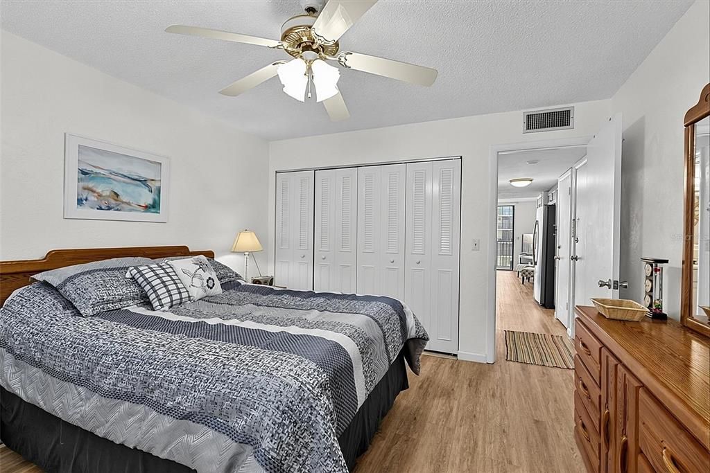 For Sale: $141,779 (1 beds, 1 baths, 590 Square Feet)
