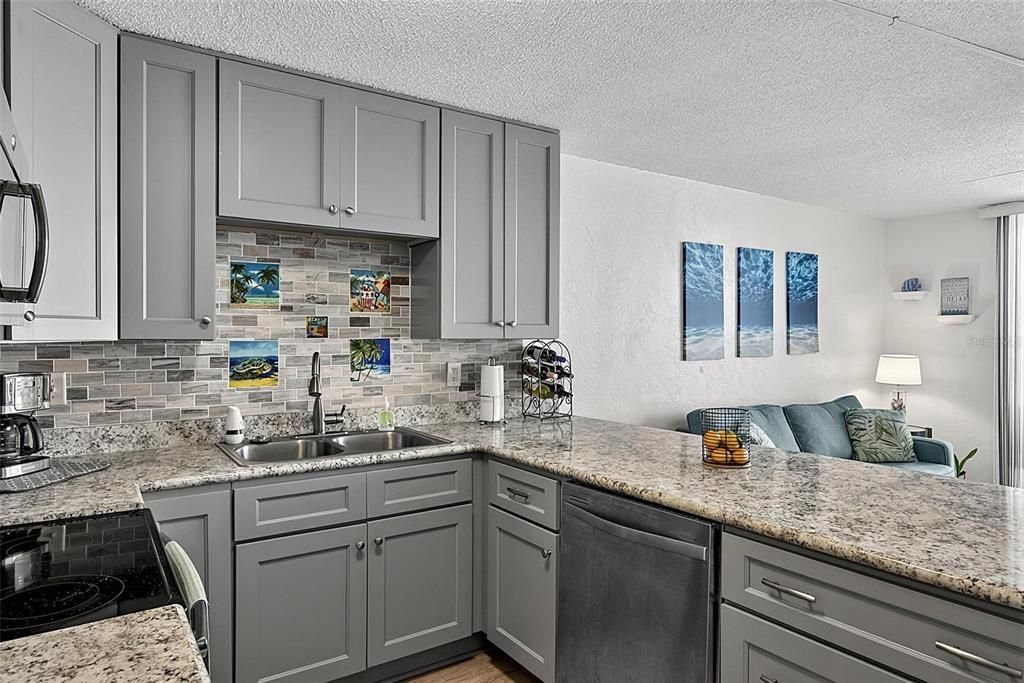 For Sale: $141,779 (1 beds, 1 baths, 590 Square Feet)