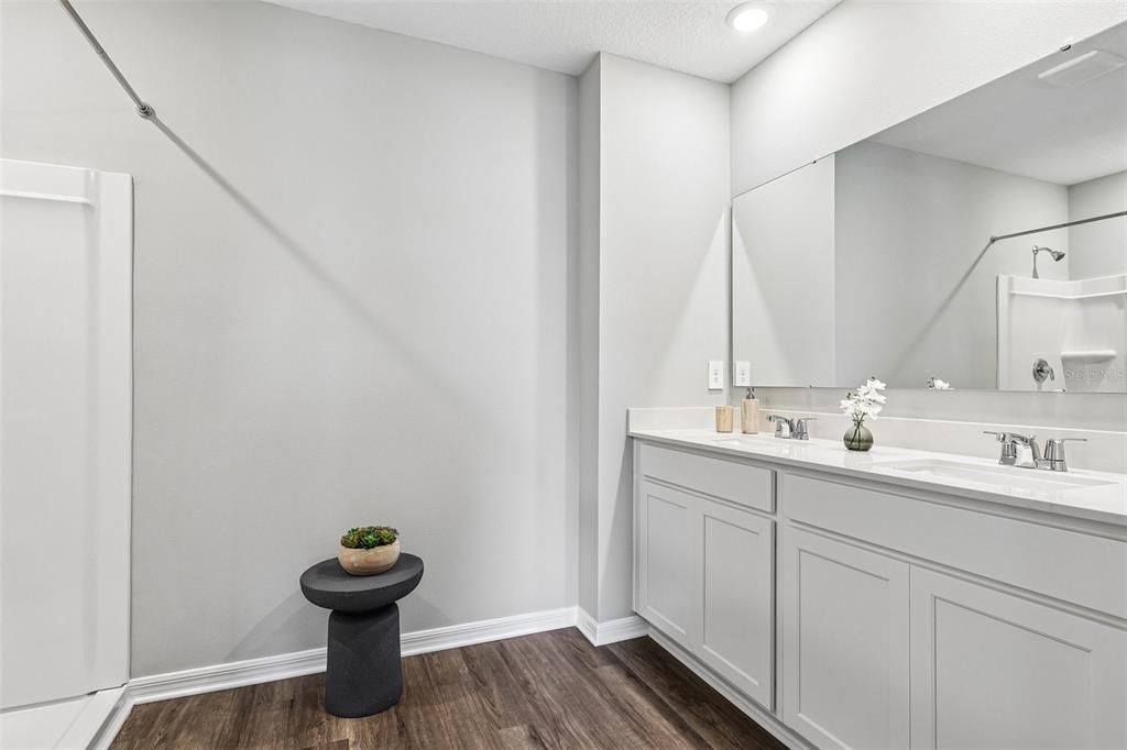 En Venta: $371,990 (5 camas, 3 baños, 2447 Pies cuadrados)
