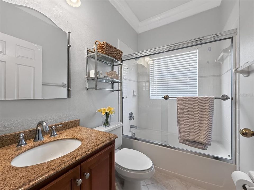 На продажу: $389,900 (3 спален, 2 ванн, 2053 Квадратных фут)