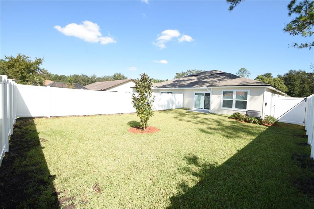 For Rent: $1,900 (3 beds, 2 baths, 1198 Square Feet)
