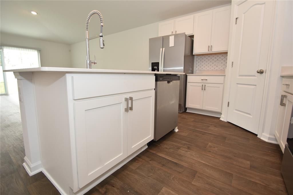 For Rent: $1,900 (3 beds, 2 baths, 1198 Square Feet)