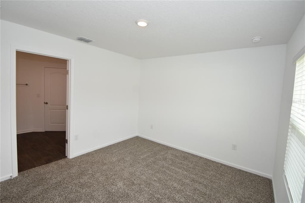 For Rent: $1,900 (3 beds, 2 baths, 1198 Square Feet)