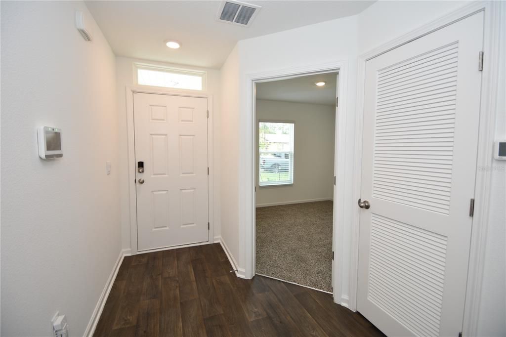 For Rent: $1,900 (3 beds, 2 baths, 1198 Square Feet)