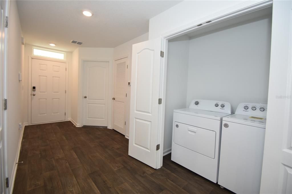 For Rent: $1,900 (3 beds, 2 baths, 1198 Square Feet)
