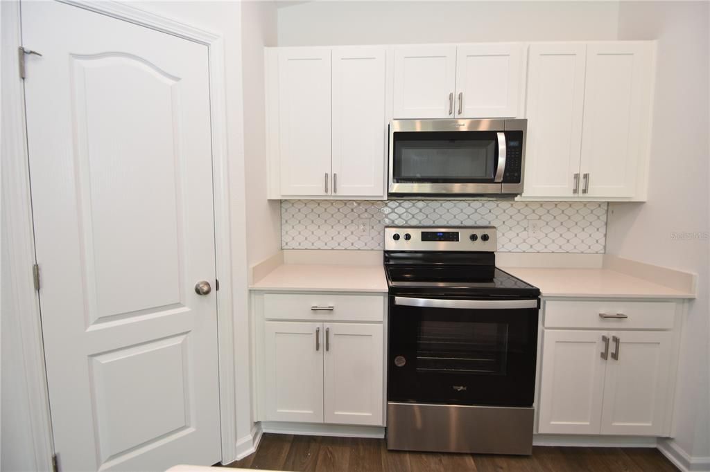 For Rent: $1,900 (3 beds, 2 baths, 1198 Square Feet)