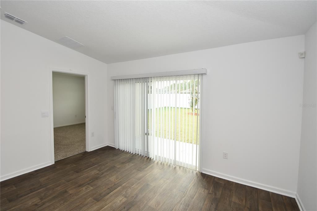 For Rent: $1,900 (3 beds, 2 baths, 1198 Square Feet)