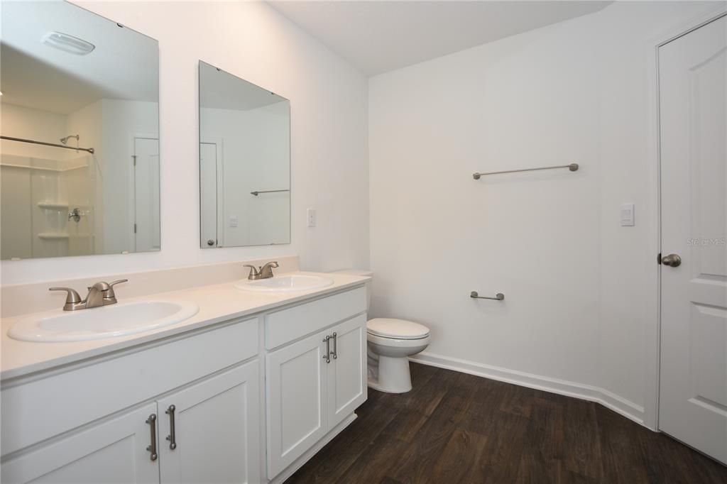For Rent: $1,900 (3 beds, 2 baths, 1198 Square Feet)