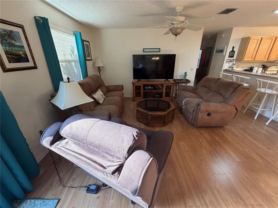 For Rent: $2,000 (2 beds, 2 baths, 1156 Square Feet)