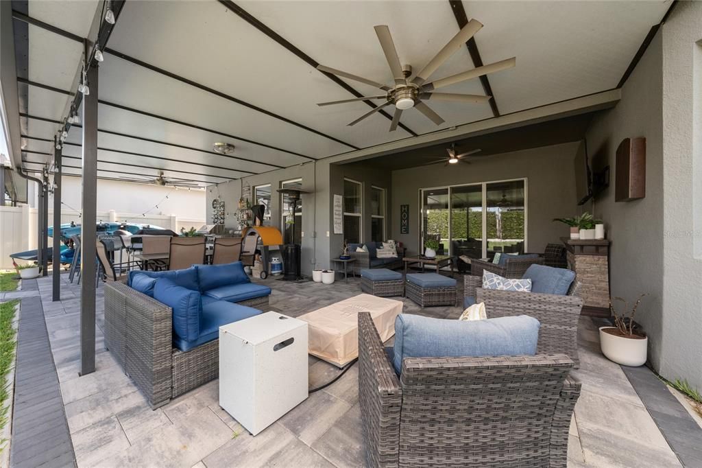 En Venta: $859,500 (5 camas, 3 baños, 3631 Pies cuadrados)