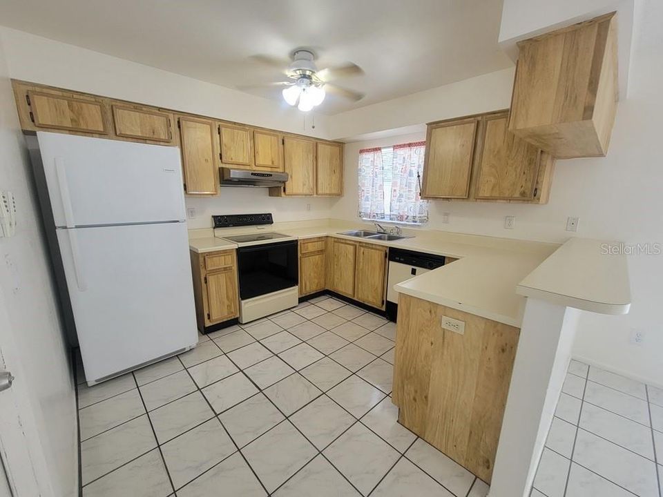 В аренду: $1,500 (2 спален, 2 ванн, 1043 Квадратных фут)
