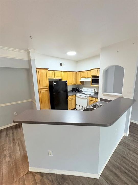 For Rent: $1,550 (1 beds, 1 baths, 816 Square Feet)