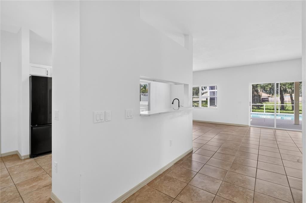 Activo con contrato: $368,900 (4 camas, 2 baños, 1885 Pies cuadrados)