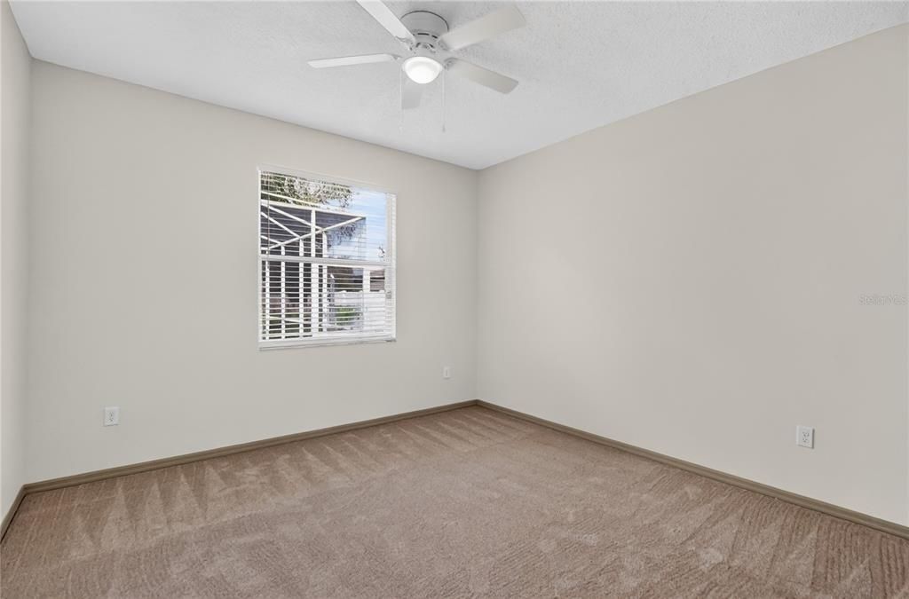 Activo con contrato: $368,900 (4 camas, 2 baños, 1885 Pies cuadrados)