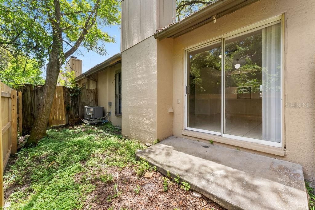 For Sale: $164,900 (2 beds, 1 baths, 901 Square Feet)
