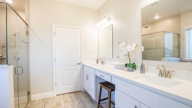 En Venta: $418,990 (4 camas, 3 baños, 2154 Pies cuadrados)