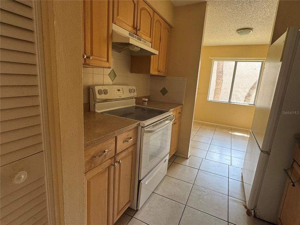 For Rent: $1,250 (1 beds, 1 baths, 707 Square Feet)