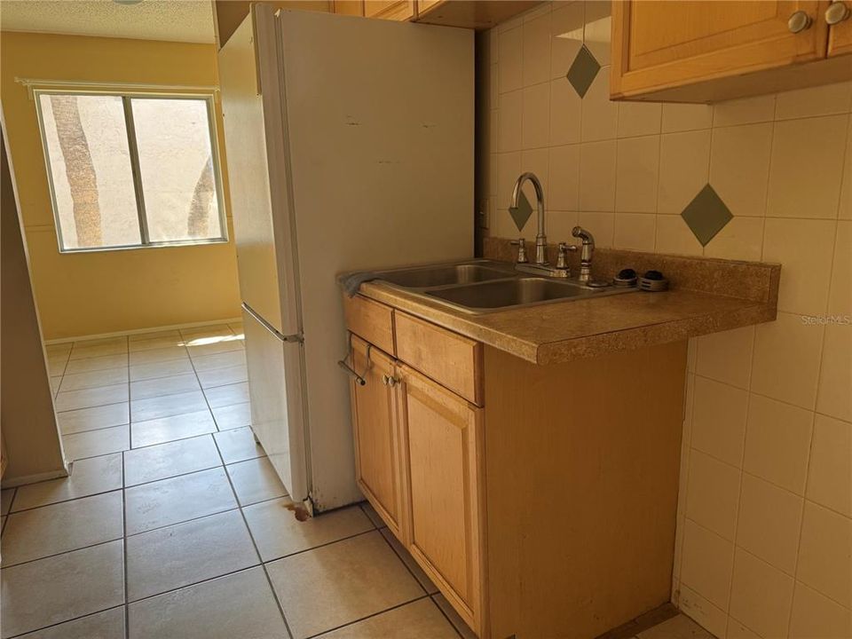 For Rent: $1,250 (1 beds, 1 baths, 707 Square Feet)