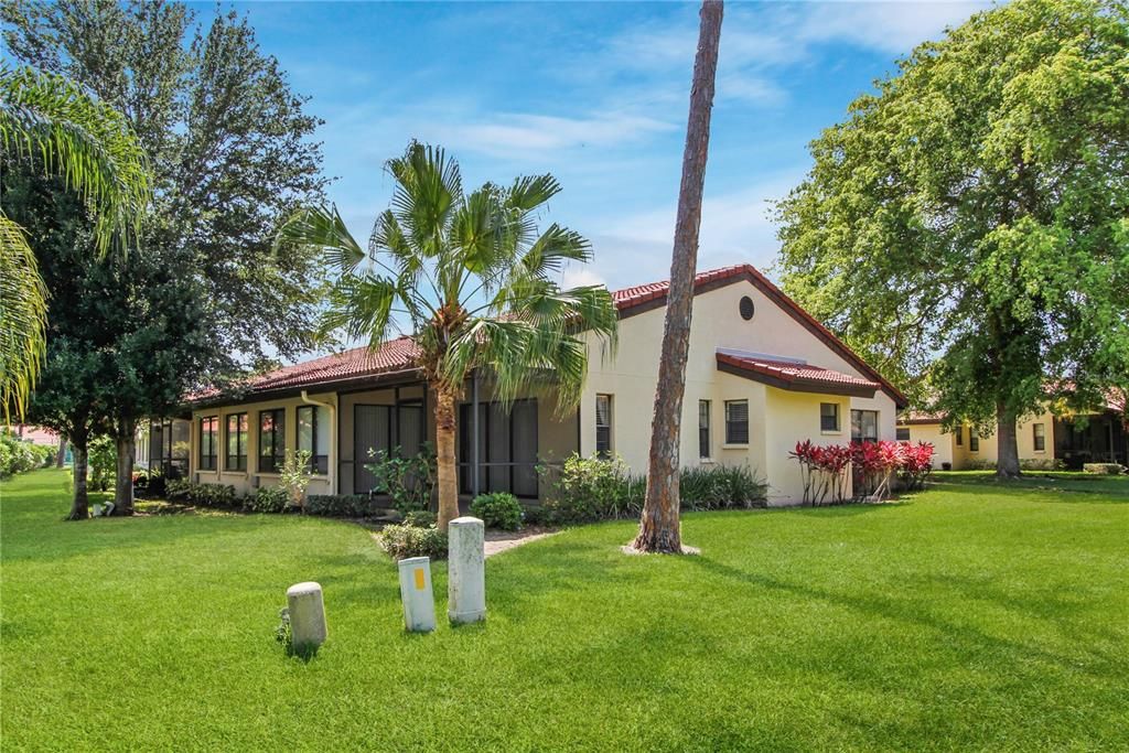 For Sale: $310,000 (2 beds, 2 baths, 1353 Square Feet)