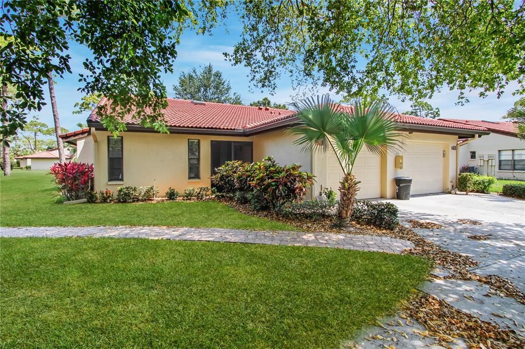 For Sale: $310,000 (2 beds, 2 baths, 1353 Square Feet)
