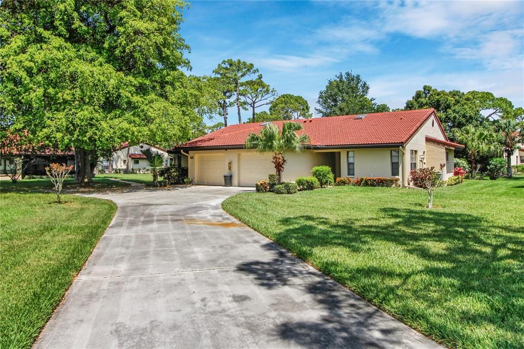 For Sale: $310,000 (2 beds, 2 baths, 1353 Square Feet)