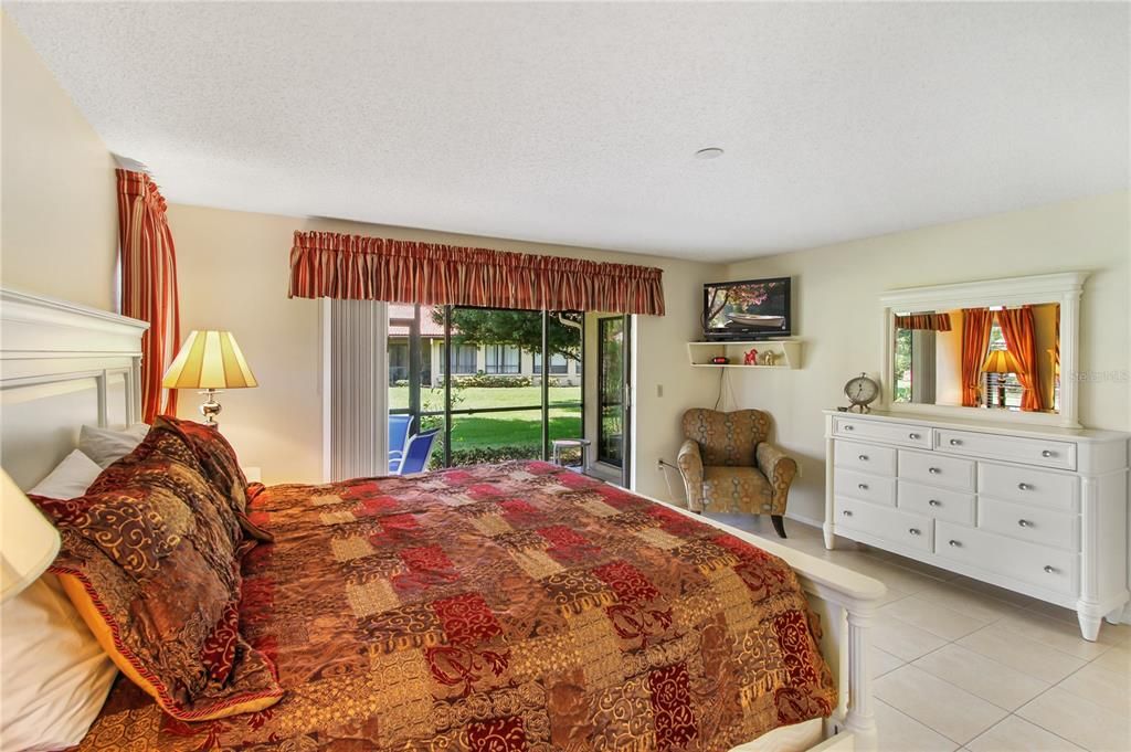 For Sale: $310,000 (2 beds, 2 baths, 1353 Square Feet)